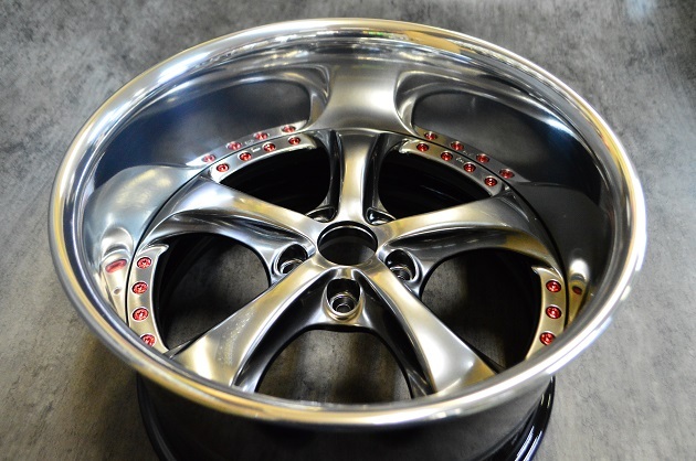 ホイール修理 修正 補修 塗装のアルミホイールリペアサービス