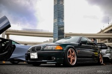 ローズゴールド系塗装OZ製ハーマンPG2のBMW E46 330i装着画像