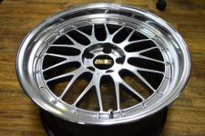 BBS LMの19インチホイールをバレル研磨でのフルポリッシュ加工