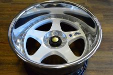 ニスモLMGT2の17インチをリフレッシュ再塗装＆リム交換リバレル