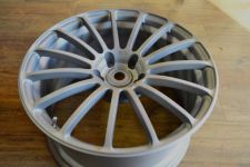 AVSモデルF15の19インチをブラッシュド+マットスモーククリアー