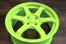 RAYS TE37 SONICの16インチを蛍光イエローへ色変えカスタム塗装