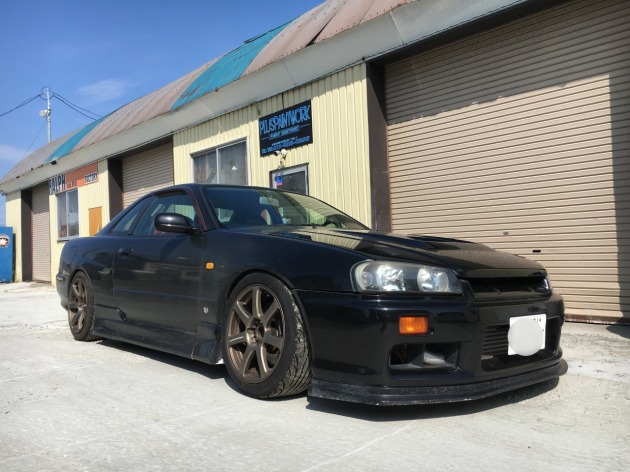 日産スカイラインR34 ユーラスエアロ取付のため入庫しました♫｜板金