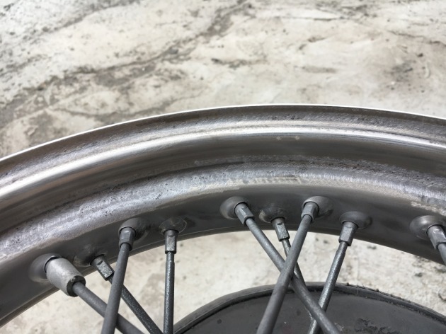 バイクホイールをサンドブラストで錆び落とし 純正メッキ塗装剥離 板金塗装専門店 車の修理 カスタム 改造 札幌のプラスペイントワーク Do Blog ドゥブログ