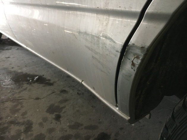 トヨタヴォクシー ミラーの死角となり擦ってしまったスライドドア板金修理です 板金塗装専門店 車の修理 カスタム 改造 札幌のプラスペイントワーク Do Blog ドゥブログ