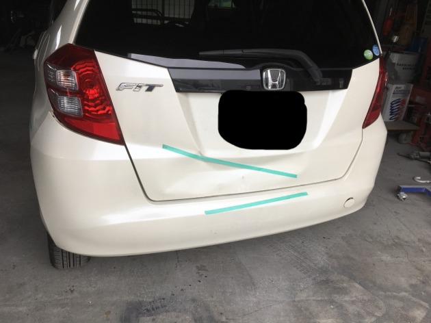 ホンダgeフィット 信号待ち停車していたところ後ろから追突されてしまいました 板金塗装専門店 車の修理 カスタム 改造 札幌のプラスペイントワーク Do Blog ドゥブログ