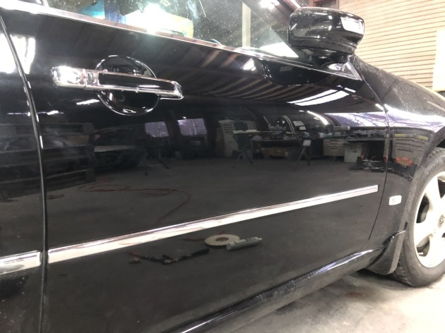 日産フーガ ドアパンチされた いつの間にか凹んでいた運転席ドア修理依頼 板金塗装専門店 車の修理 カスタム 改造 札幌のプラスペイントワーク Do Blog ドゥブログ