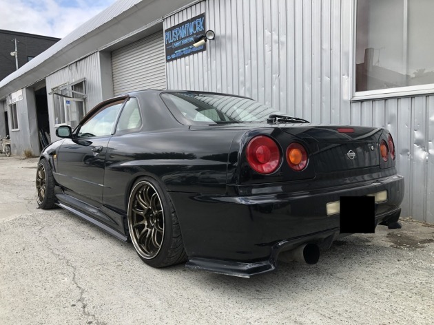 SさまのR34スカイライン FRPワイドフェンダー塗装取り付け完了♪｜板金