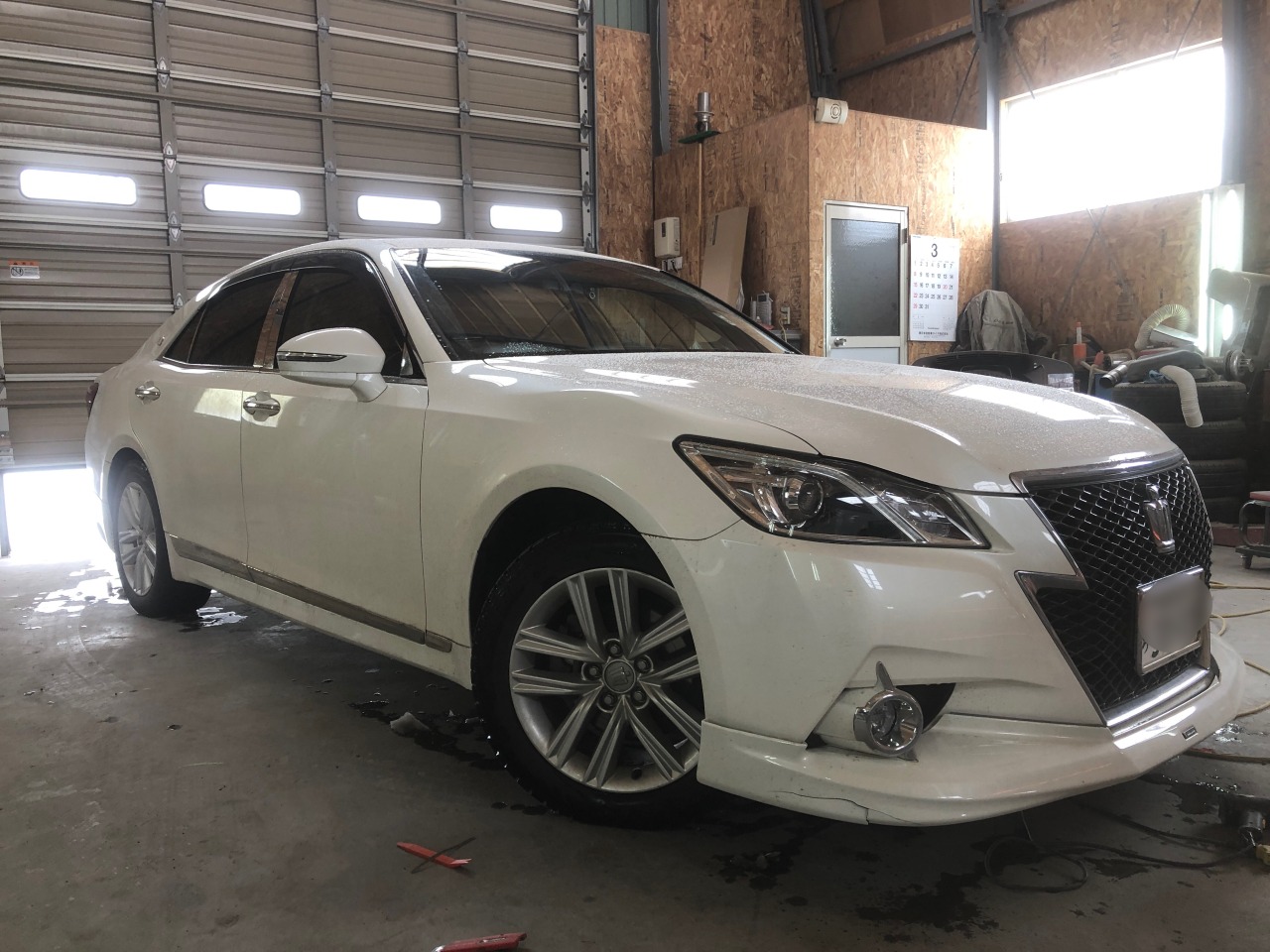 ワゴン車だけじゃない！トヨタクラウンにマークX 純正エアロの