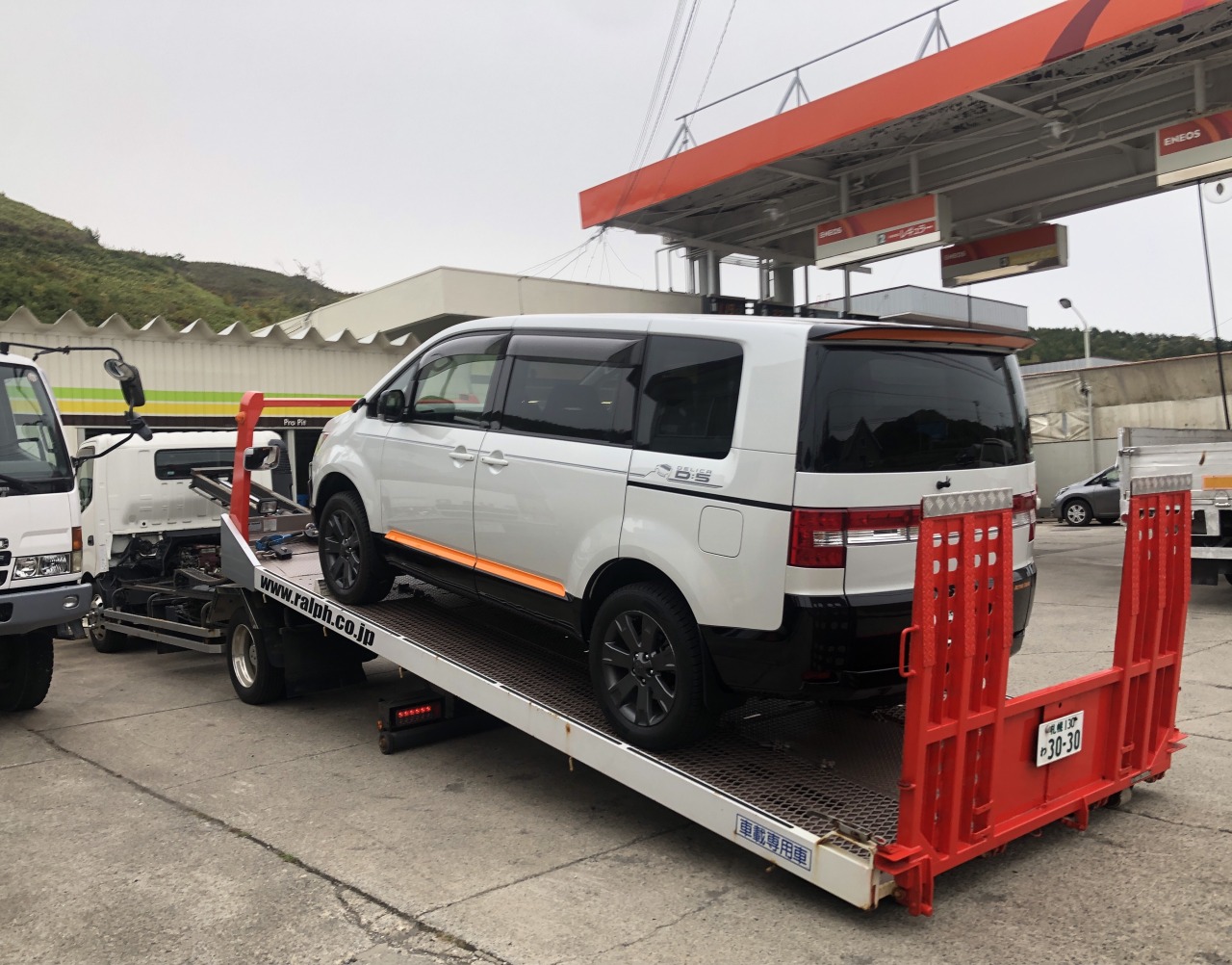 北海道札幌市の自動車ボディ修理 板金塗装専門店 プラスペイントワーク