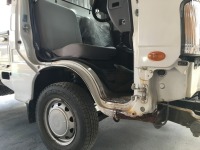 スバル軽トラックサンバー ドア中ステップ部の錆穴埋め修理塗装完成！