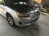 スバルフォレスター フロントバンパー割れ修理で入庫です！！
