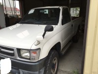 トヨタハイラックストラック フロントフェンダーミラー穴埋め施工！