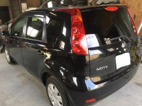 日産ノート 左リアドア/リアフェンダーこすりキズ/凹み板金塗装！