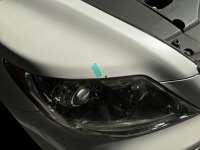 レクサスLS フロントフェンダー飛び石による色割れ処理！