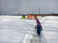 お客様のH様に毎年恒例となったワカサギ釣りに連れて行って頂きました♫