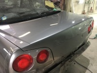 R34スカイライン   リアスポを外してスムージング！ついでにハイマウントランプもスムージング♫