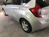 日産ノート 在庫販売車のパネル交換板金修理依頼！