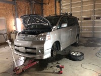 お仕事でお使いのトヨタヴォクシー  維持費の安い貨物ナンバーに構造変更で継続車検♫