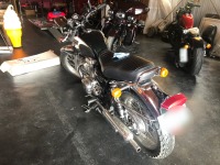 A様のカワサキバイクW800  タンクの微妙な位置のエクボヘコミ板金修理でご入庫です♫