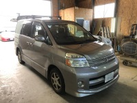 昨年4ナンバーの貨物登録に構造変更したA様の65ヴォクシー継続車検でご入庫です♫