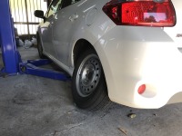 サーキット走行中縁石にヒットし足廻り破損したオーリスの修理依頼