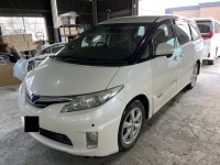 Iさまのトヨタエスティマ  バンパーの取付部分がちぎれてパカパカ！男らしさ全開の修理希望♪
