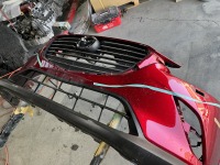 マツダX3 フロントバンパーの飛び石すり傷のリフレッシュ塗装依頼