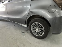 ホンダフリード ぶつけてしまいベッコリ凹んだリアフェンダーの板金修理