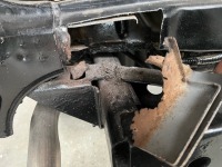 Aさまのトヨタランドクルーザー70  ボディにサビの大穴発生車検通らずでヘルプ！
