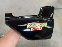 IさまのカワサキZRX1100  サイドカバー  リフレッシュペイントのご依頼です♪