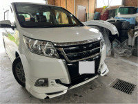 トヨタエスクァイア 純正 TRDフロントリップ割れ修理のご依頼です♪