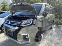 スズキソリオ 道路の穴で足回り損傷して走行不可となりレッカー入庫 車両保険を使っての修理