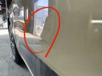 トヨタシエンタ  駐車場で隣りの車からドアパンチ！ 対物保険を使用して板金修理のご依頼です♪