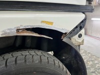 ホンダNBOX  定番のリアフェンダーのサビ修理のご依頼です♪