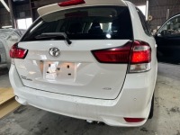 トヨタカローラフィールダー  同色リサイクルパーツでリアゲート交換のご依頼です♪