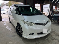 kさまのトヨタエスティマ  トヨタ純正リップスポイラー割れ修理のご依頼です♪