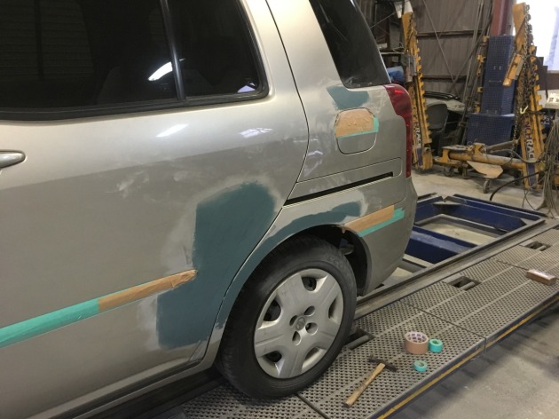 トヨタラウム 交換パネルを板金で修正！費用を抑えて最小限で塗装修理！