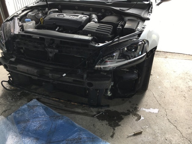 フォルクスワーゲンゴルフ R フロントバンパーに付いてる物全て外して修理 傷 錆 凹み 事故修理 自動車板金塗装専門店 北海道札幌市 株 ラルフ Do Blog ドゥブログ