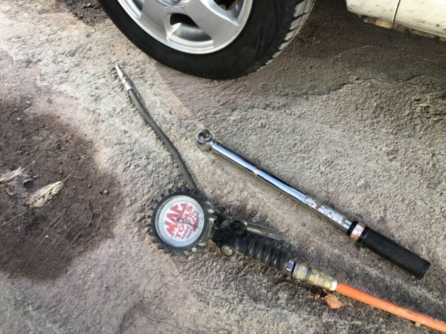 タイヤ交換受付中 自宅でタイヤ交換後の空気圧チェックもお忘れなく 傷 錆 凹み 事故修理 自動車板金塗装専門店 北海道札幌市 株 ラルフ札幌店 Do Blog ドゥブログ