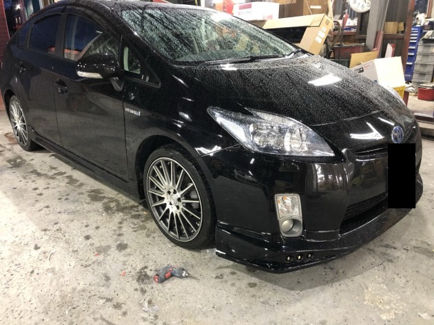 トヨタプリウス フロントリップスポイラー 縁石に引っかけ割れと欠損修理‼︎｜傷・錆・凹み・事故修理/自動車板金塗装専門店  北海道札幌市(株)ラルフ札幌店｜do-blog（ドゥブログ）