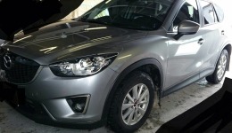 マツダCX-5 前方走行中のトラックによる飛石被害 タッチアップ補修