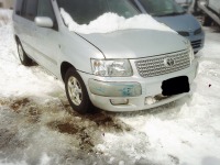 トラック回避で雪山に衝突！トヨタサクシードのフロント周り修理！