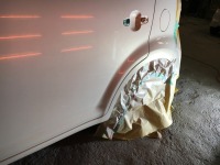 トヨタパッソ 左リヤドア／リヤフェンダー塗装開始！ドアの中も塗装！