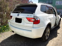 BMW X3 リアバンパー/リアフェンダーキズと凹み板金修理！