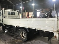 2tトラック平ボディ ダイナ(デュトロ) 荷台のサビをリフレッシュ塗装施工♪