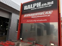 札幌市 車の板金屋さん RALPHのオレンジ搬送車の背中にステンレスの板貼ってみました♪