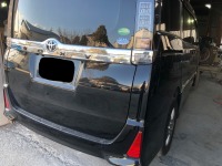 トヨタヴォクシー  タイヤ交換と共にメンテナンスしていたら見つけてしまった！一歩間違えたら大惨事だった。。