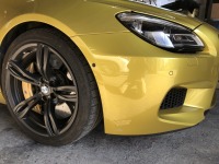 BMW M6フロントバンパーの下こすってしまいがっかり！部分での修理希望依頼‼︎