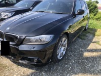 BMW325iツーリングフロントバンパーのガリ傷を部分塗装クイック修理